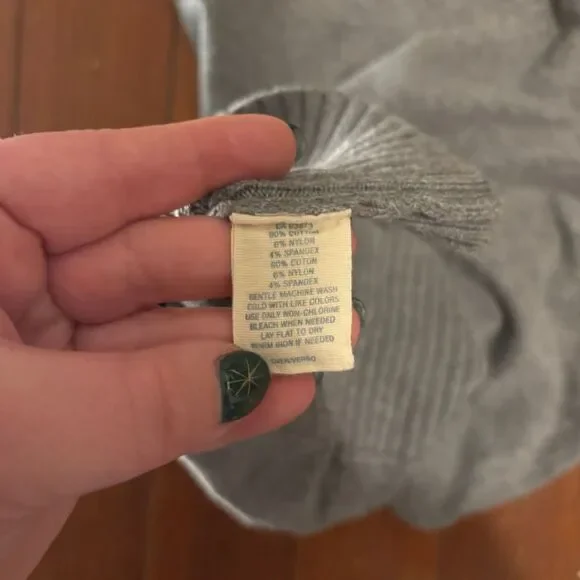 American Eagle Slouchy V-Neck Knit Sweater Gray Size M - Picture 7 of 7